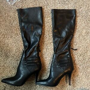 Below the knee Nine West leather boots